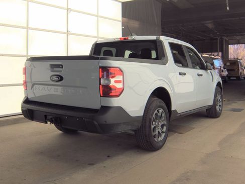 Used 2025 Ford Maverick XLT w/ Equipment Group 301A AWD/4WD image 17