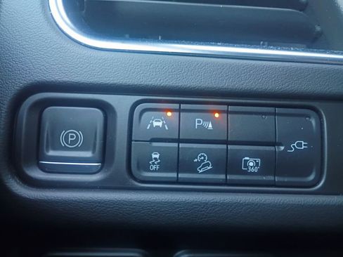 Used 2022 Chevrolet Tahoe Z71 w/ Luxury Package image 8