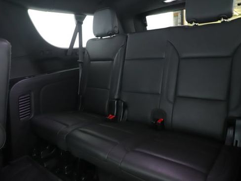 Used 2024 Chevrolet Suburban Z71 w/ Luxury Package AWD/4WD image 30