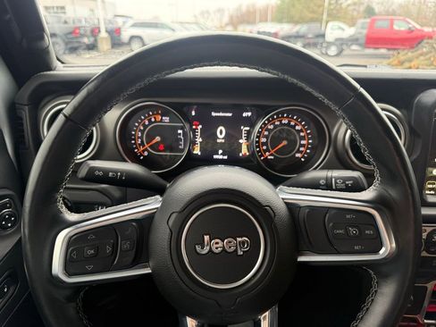 Used 2023 Jeep Gladiator Rubicon w/ Cold Weather Group image 22