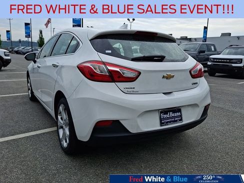 Used 2018 Chevrolet Cruze Premier FWD image 8