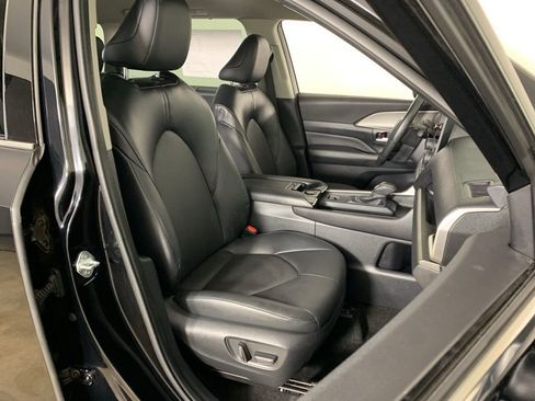 Used 2024 Toyota Grand Highlander XLE image 40