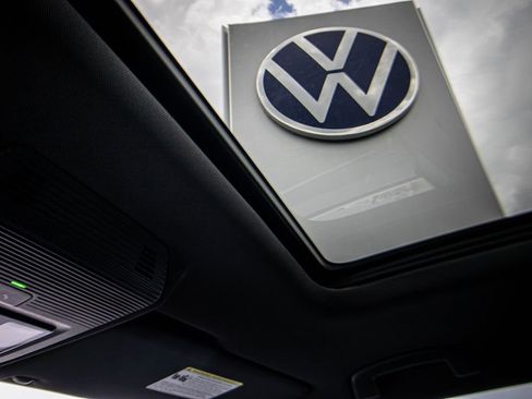 New 2026 Volkswagen Atlas Cross Sport SE FWD image 50