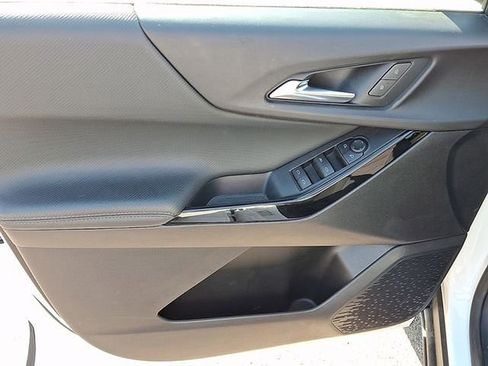 Used 2025 Chevrolet Equinox LT FWD image 8