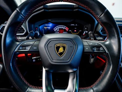 Used 2021 Lamborghini Urus image 44