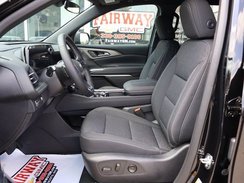 New 2025 Chevrolet Traverse LT w/ Driver Confidence Package image 13