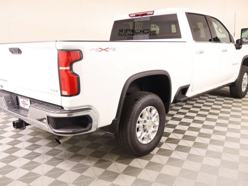 Used 2025 Chevrolet Silverado 2500 LTZ w/ LTZ Convenience Package AWD/4WD image 20