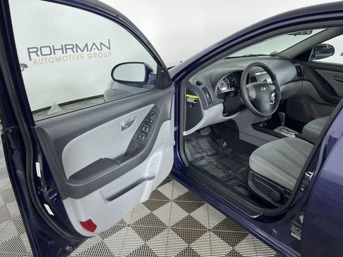 Used 2010 Hyundai Elantra GLS image 17