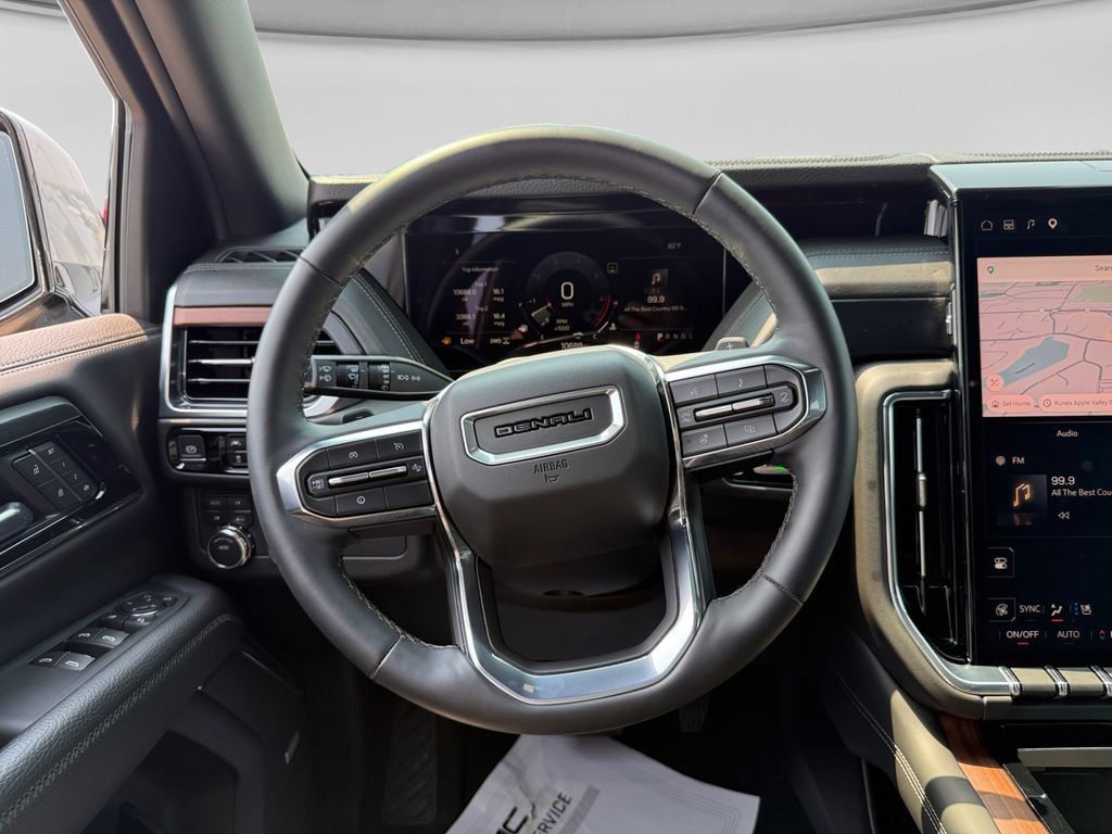 Used 2025 GMC Yukon Denali w/ Sun & Power Step Package AWD/4WD image 15