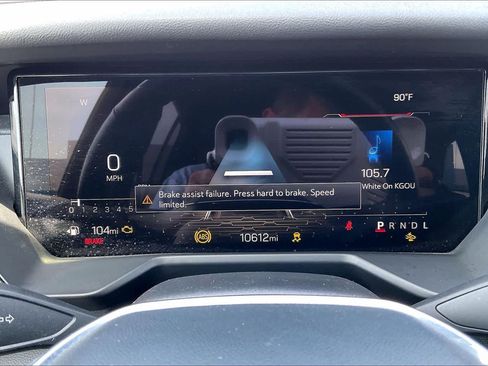 Used 2025 GMC Acadia Elevation FWD image 25