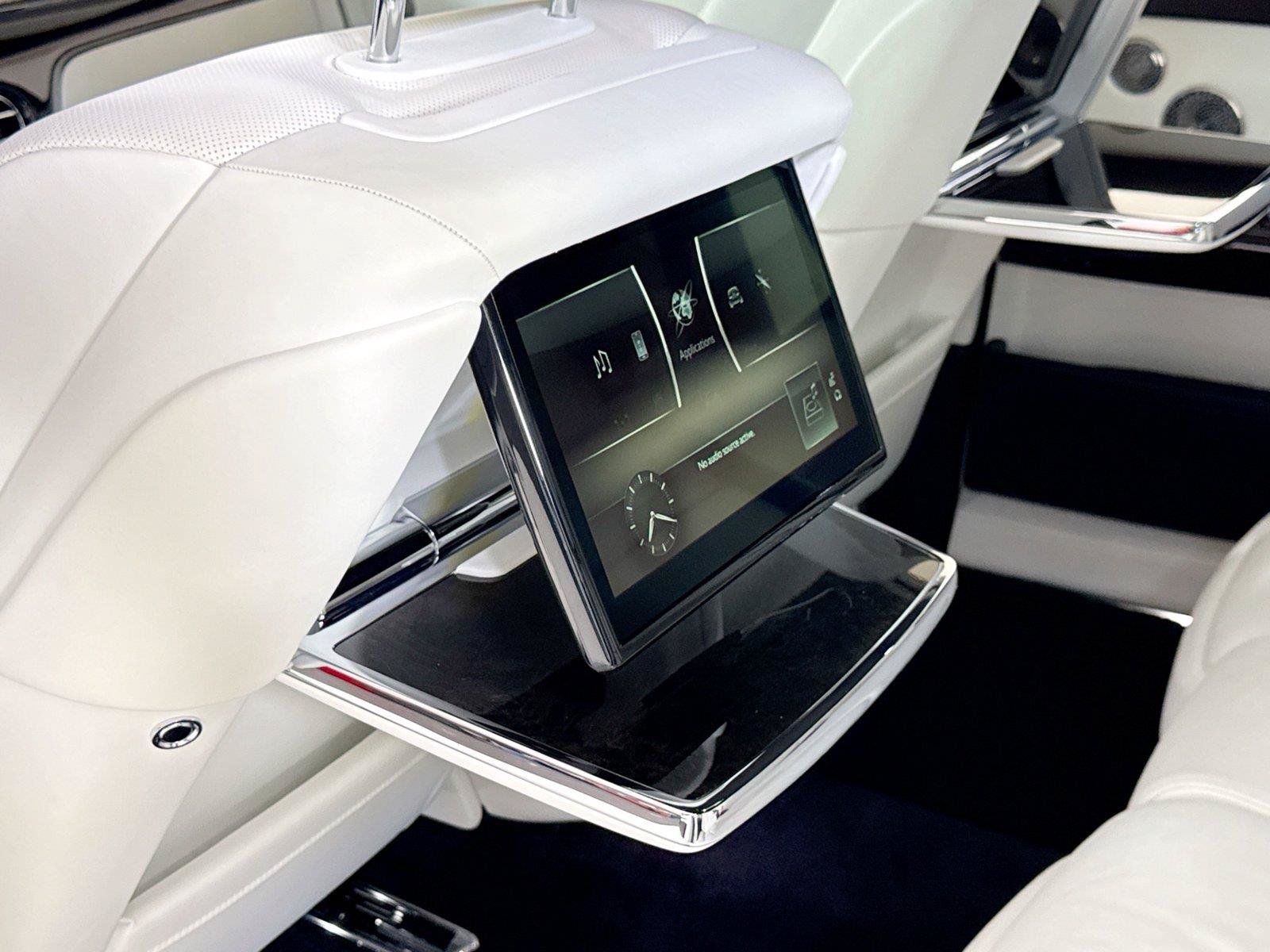 Used 2023 Rolls-Royce Phantom Sedan RWD image 27