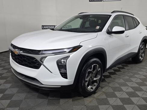 New 2025 Chevrolet Trax LT w/ Driver Confidence Package image 2