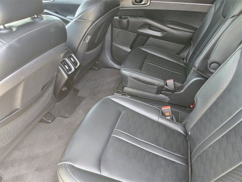 Certified 2025 Kia Sorento EX w/ EX Panoramic Sunroof Package image 30