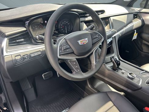 New 2025 Cadillac XT5 Sportv w/ LPO, Bronce Accent Package image 4