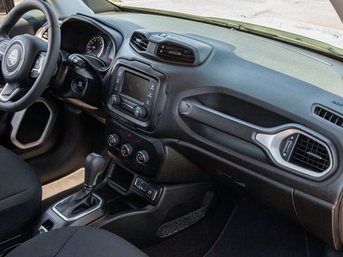 Used 2019 Jeep Renegade Sport w/ Sport Appearance Group image 11