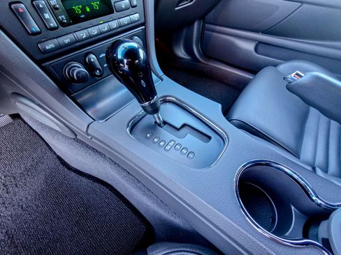 Used 2002 Ford Thunderbird LIMITED image 16