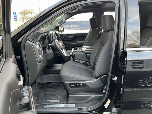 Used 2020 GMC Sierra 1500 SLE w/ SLE Value Package AWD/4WD image 4