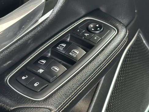 Used 2019 RAM 1500 Laramie AWD/4WD image 24