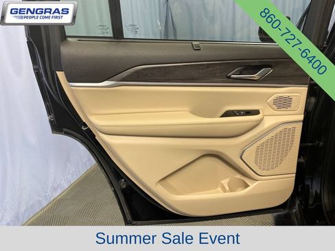Used 2025 Jeep Grand Cherokee L Limited w/ Luxury Tech Group II AWD/4WD image 28