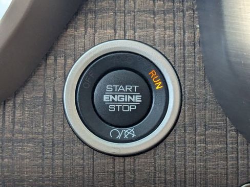 Used 2022 RAM 2500 Limited image 32