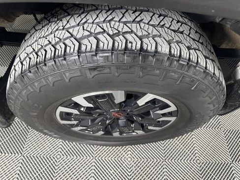 Used 2022 Nissan Frontier PRO-4X w/ Technology Package image 11