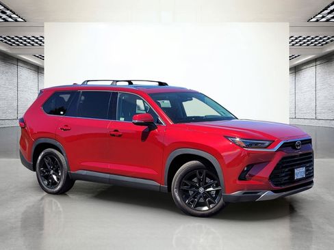 Used 2025 Toyota Grand Highlander AWD image 2