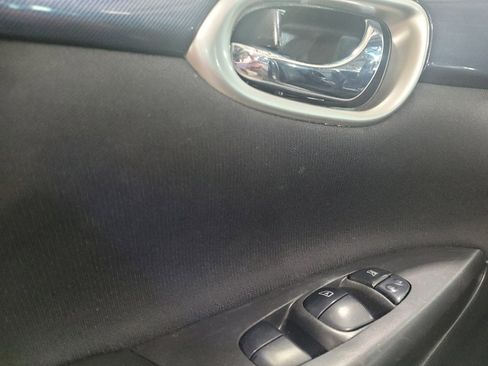 Used 2019 Nissan Sentra SR FWD image 27