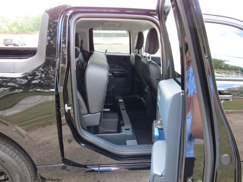 New 2025 Ford Maverick Lobo image 22