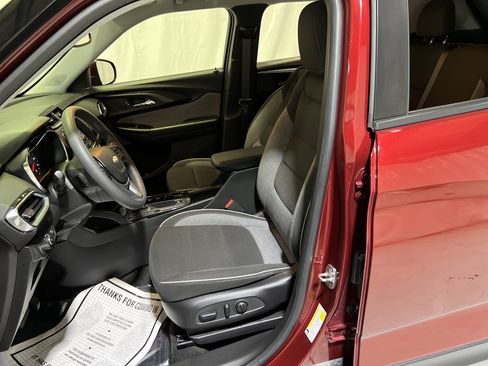 Certified 2023 Chevrolet TrailBlazer LT w/ Convenience Package image 17