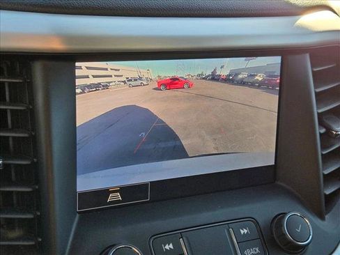 Used 2023 GMC Acadia SLT image 12