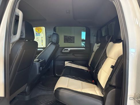 Used 2024 Chevrolet Silverado 2500 LT w/ Safety Package image 43