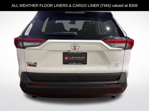Used 2023 Toyota RAV4 LE AWD/4WD image 4