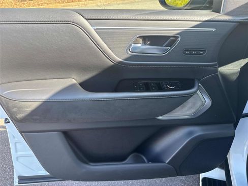 Certified 2025 INFINITI QX80 Sensory image 9