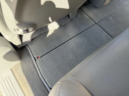 Used 2006 Chrysler Town & Country Touring image 65