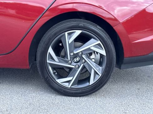 Used 2025 Hyundai Elantra Sport FWD image 11