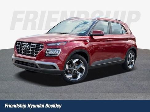 Used 2024 Hyundai Venue SEL FWD image 1