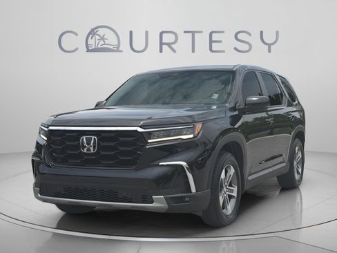 Certified 2025 Honda Pilot EX-L image 2