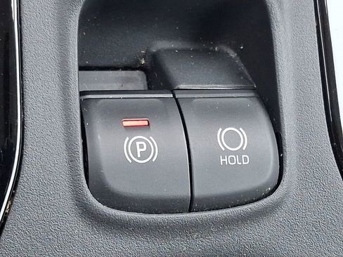 Used 2022 Toyota Corolla Cross XLE w/ Convenience Package image 26