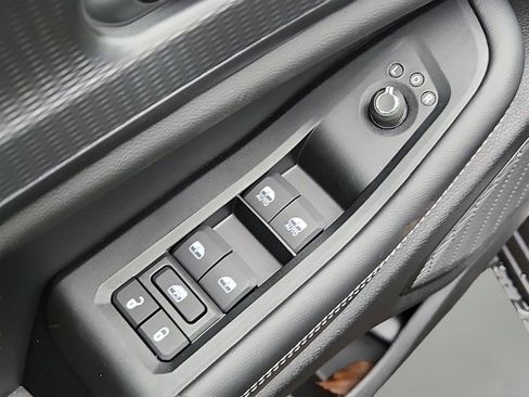 New 2025 Jeep Grand Cherokee L Altitude image 13