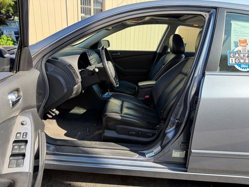 Used 2010 Nissan Altima 2.5 SL w/ SL Pkg FWD image 13