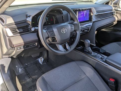 Used 2025 Toyota Camry Hybrid image 14