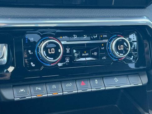 New 2026 GMC Sierra 1500 Denali w/ Denali Reserve Package image 17