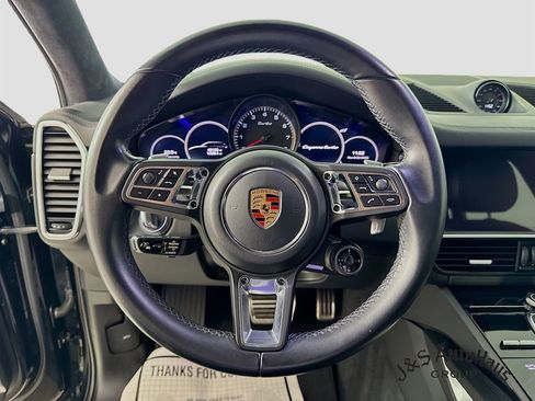 Used 2020 Porsche Cayenne Turbo w/ Assistance Package image 12