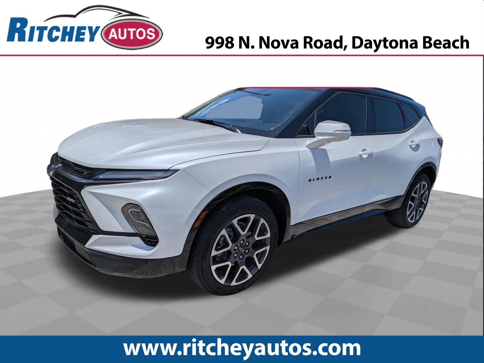 Certified 2024 Chevrolet Blazer RS w/ Driver Confidence II Package FWD image 1