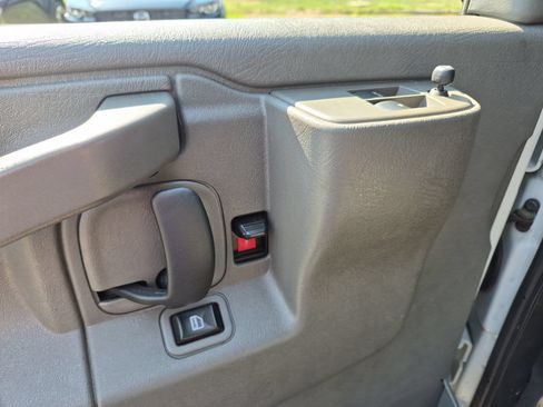 Used 2019 Chevrolet Express 2500 w/ Enhanced Convenience Package RWD image 13