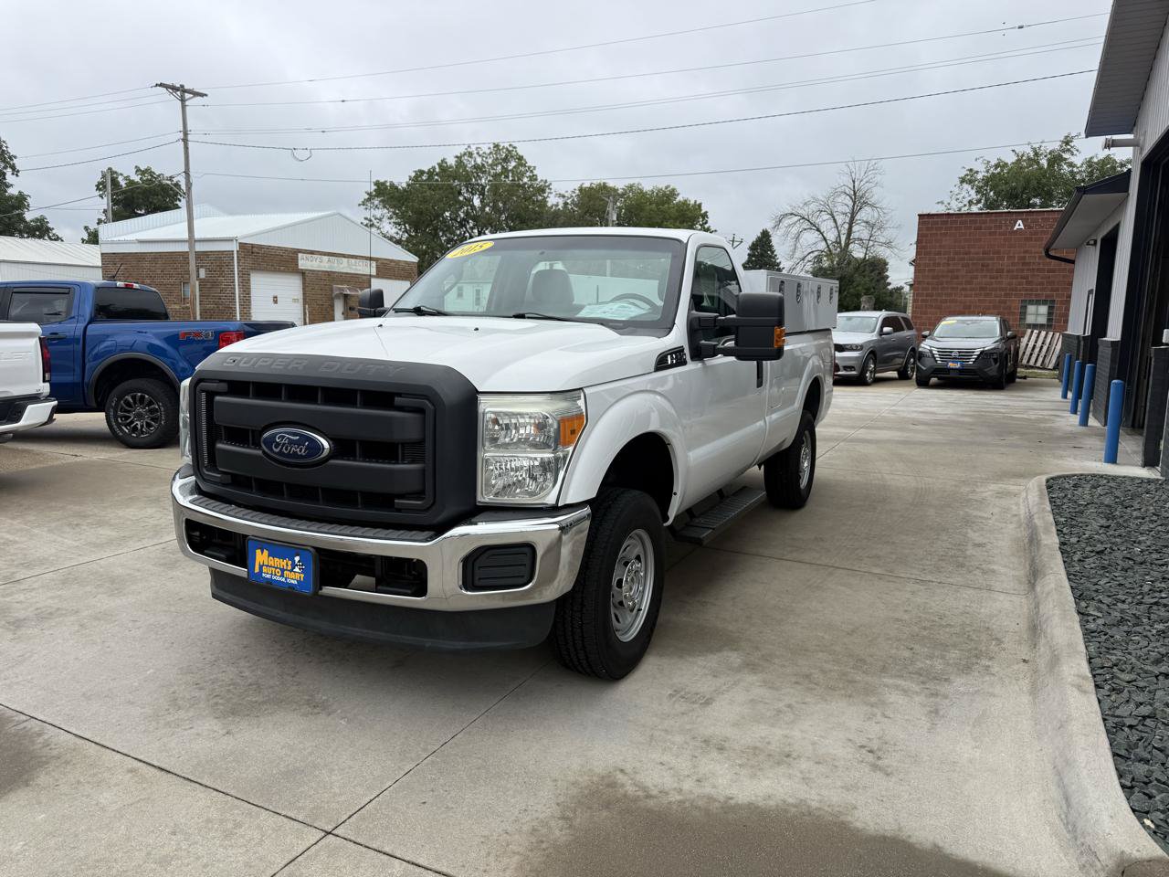 Used 2015 Ford F250 XL w/ Power Equipment Group AWD/4WD image 3