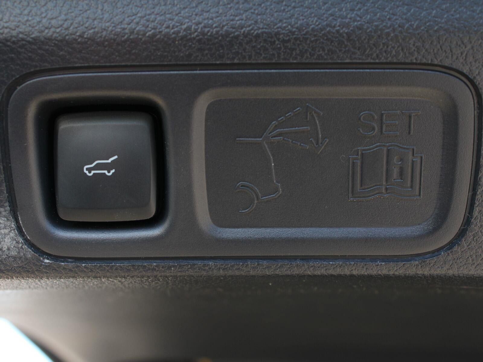 Used 2024 Ford Expedition Limited AWD/4WD image 9