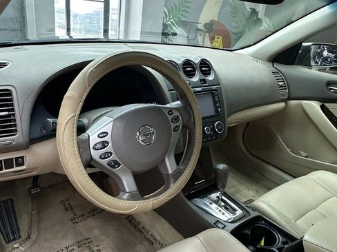 Used 2011 Nissan Altima 3.5 SR w/ 3.5SR Premium Pkg image 11