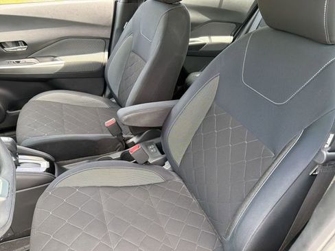 Used 2018 Nissan Kicks SV FWD image 15