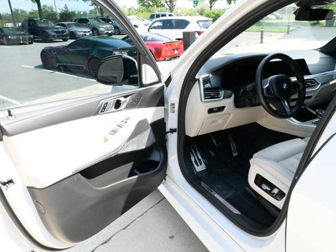 Used 2022 BMW X5 M50i w/ Executive Package AWD/4WD image 15